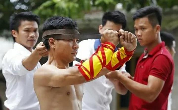 Hotspot Matrix và Gái Pháp mê tít 2 kiểu váy xinh như thơ, diện từ hè năm này sang năm